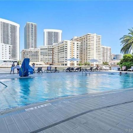 Luxury Condo Steps From Beach Hallandale Beach Ngoại thất bức ảnh