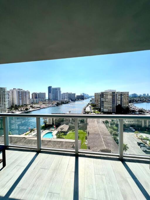 Luxury Condo Steps From Beach Hallandale Beach Ngoại thất bức ảnh